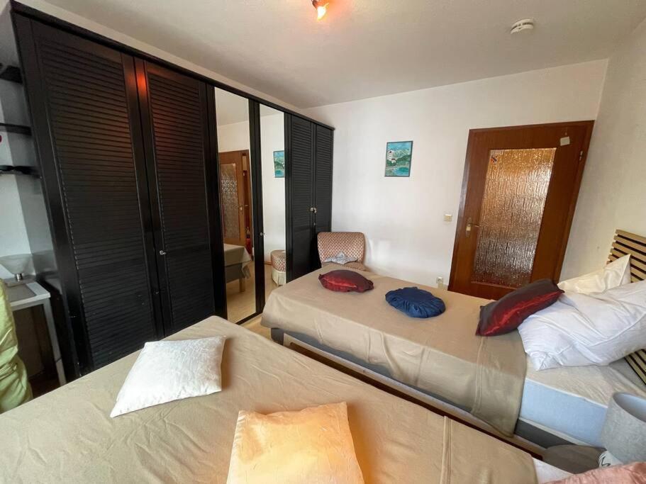 Relax Center Suite Essen Bagian luar foto