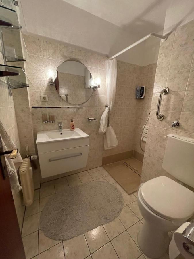 Relax Center Suite Essen Bagian luar foto